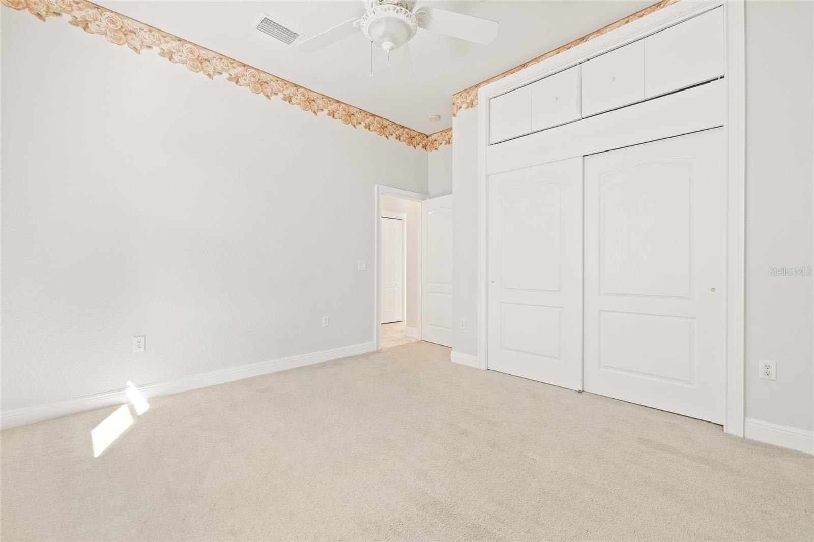 ROYAL HIGHLANDS - Residential