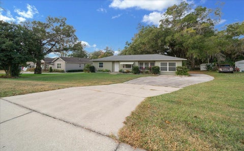 Photo of 2810 SE Lake Weir Avenue, Ocala, FL 34471 (MLS # OM733112)