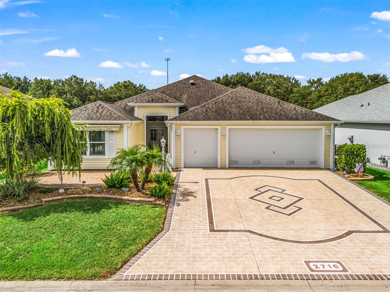 2716 LYALL LOOP