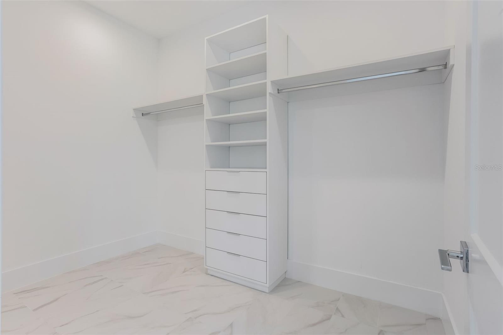 BELLA COLLINA - Residential