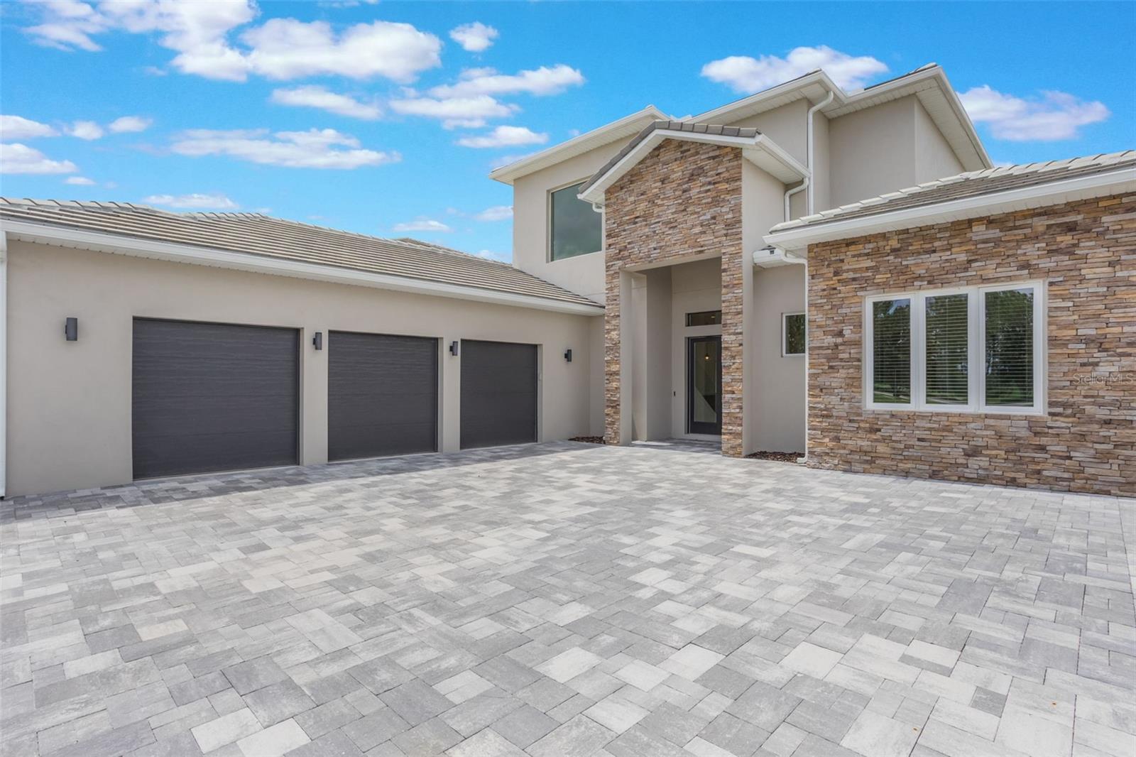 16110 PENDIO DRIVE