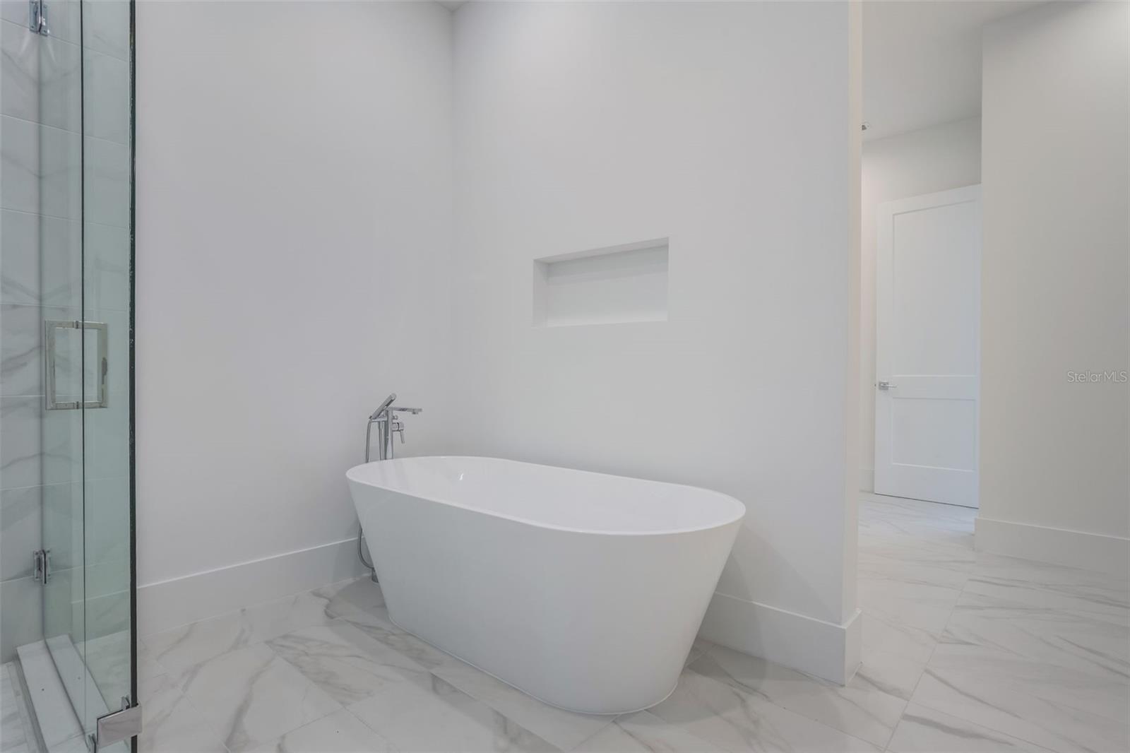 BELLA COLLINA - Residential