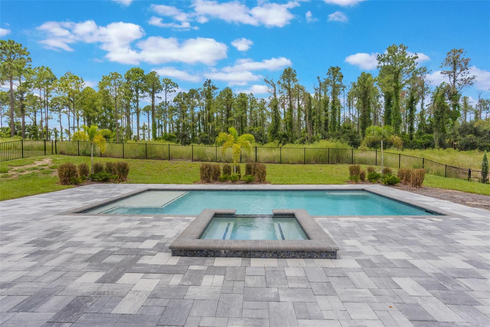 BELLA COLLINA - Residential