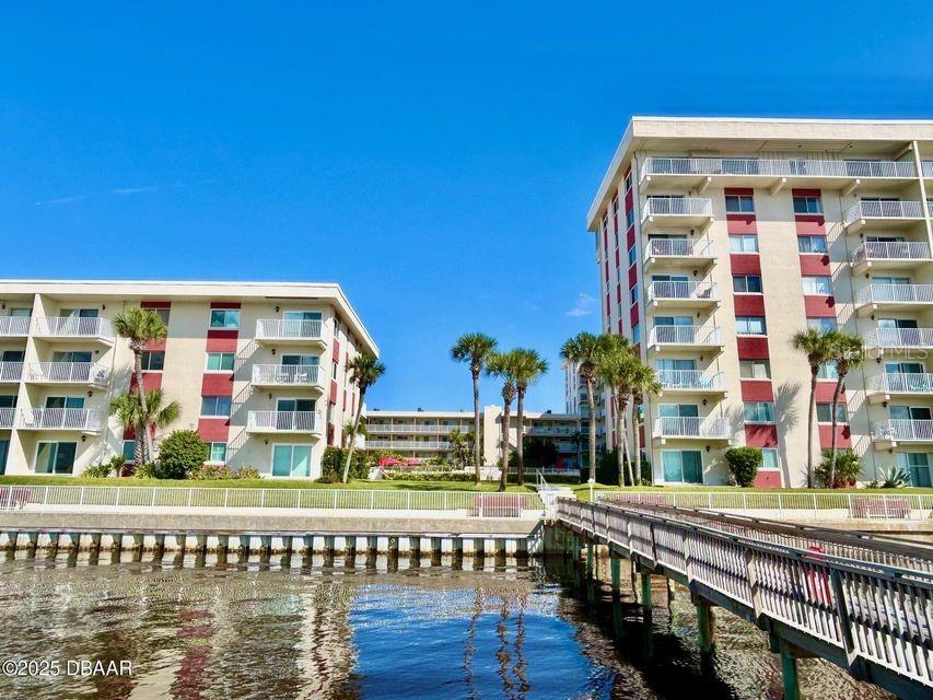 RIVERSIDE CONDO - Residential