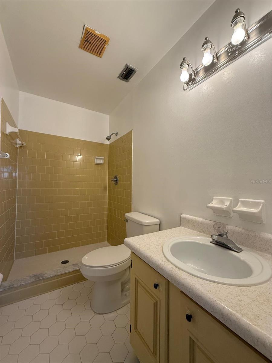 LAKE WALES VILLAGE CONDO - Residential