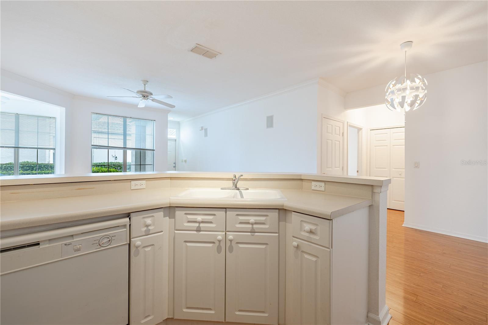 MANOR ROW/PK CENTRAL CONDO - Residential