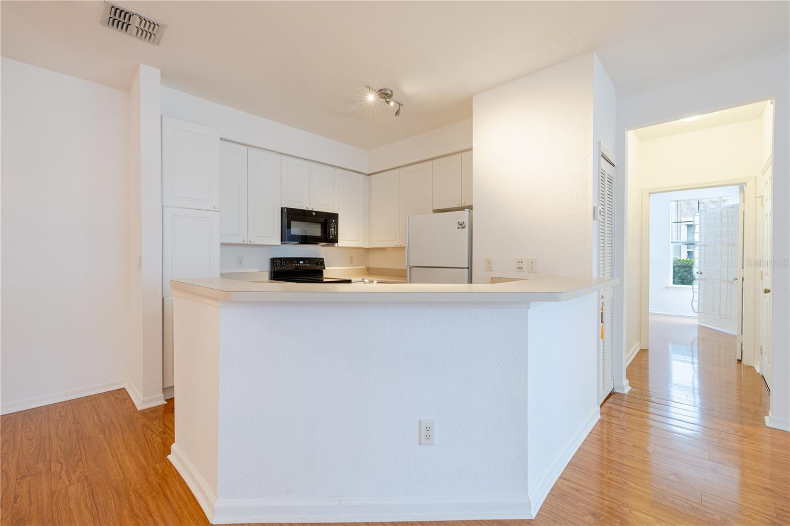 MANOR ROW/PK CENTRAL CONDO - Residential