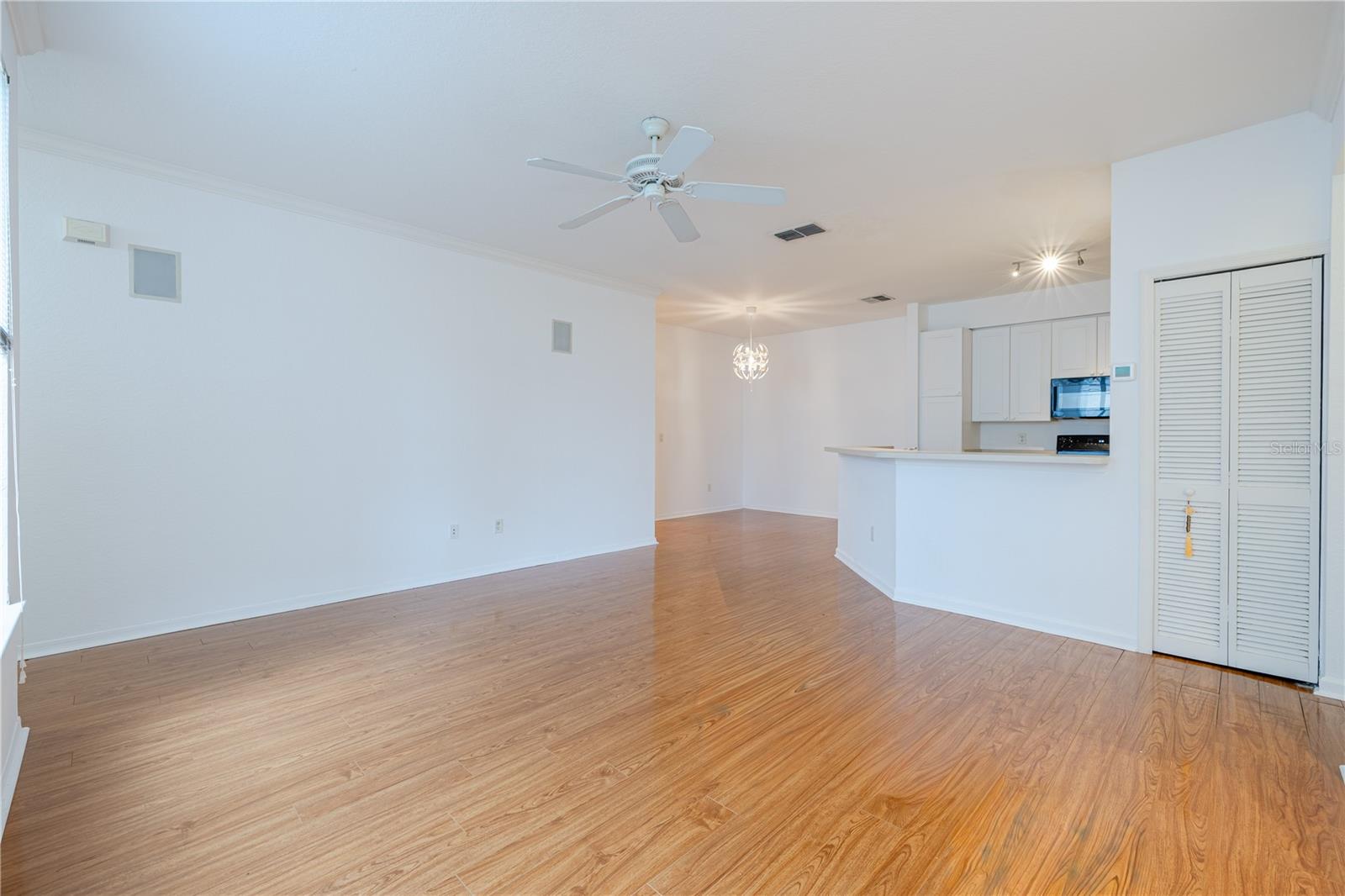 MANOR ROW/PK CENTRAL CONDO - Residential