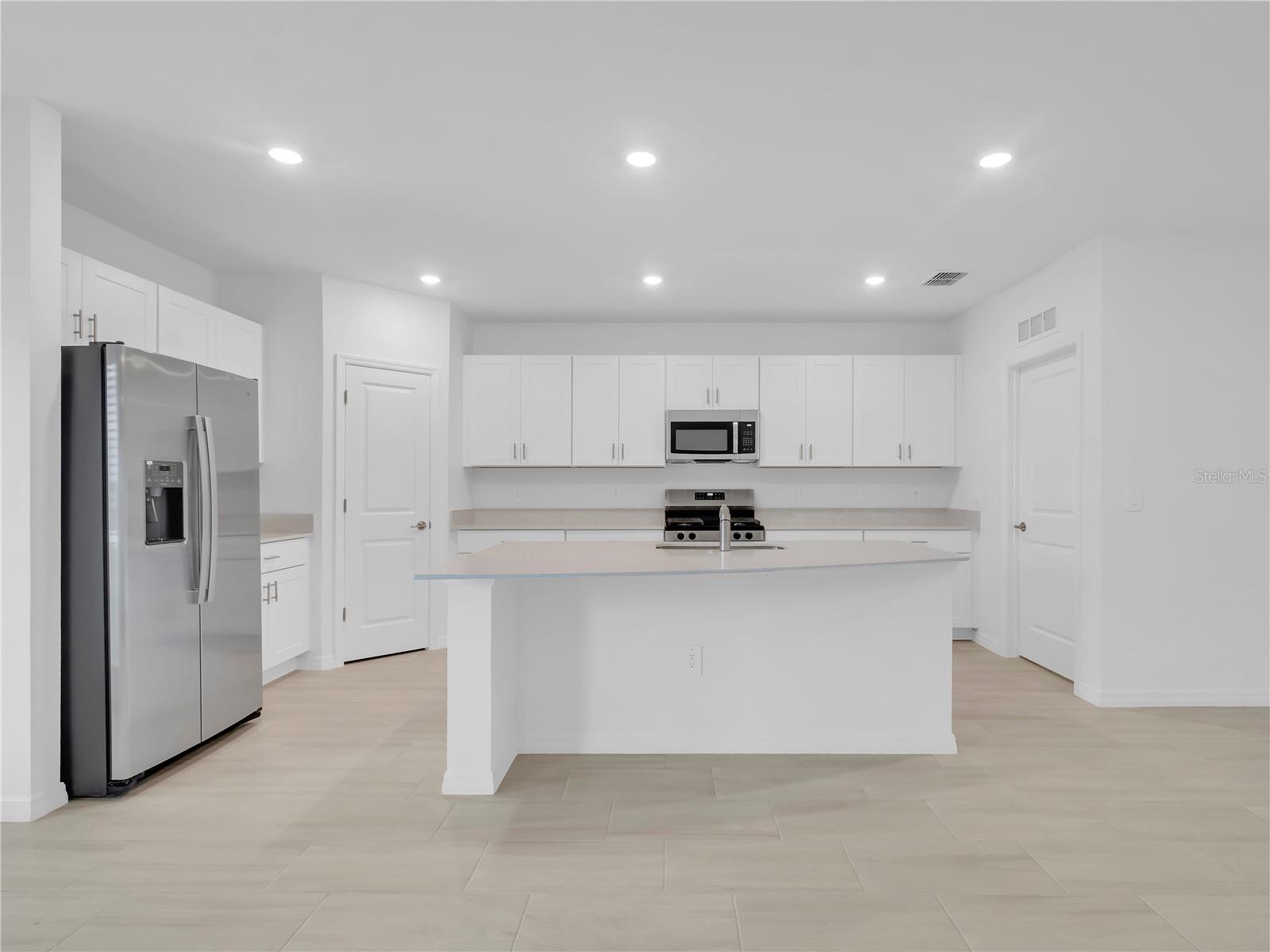 PROSPERITY LAKES - Residential Lease