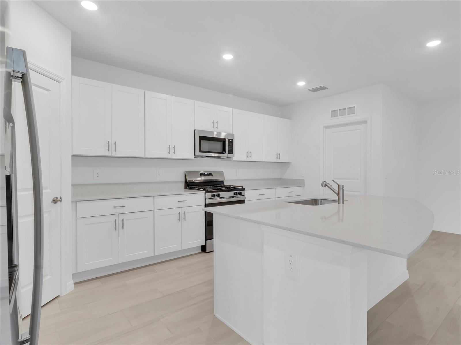PROSPERITY LAKES - Residential Lease