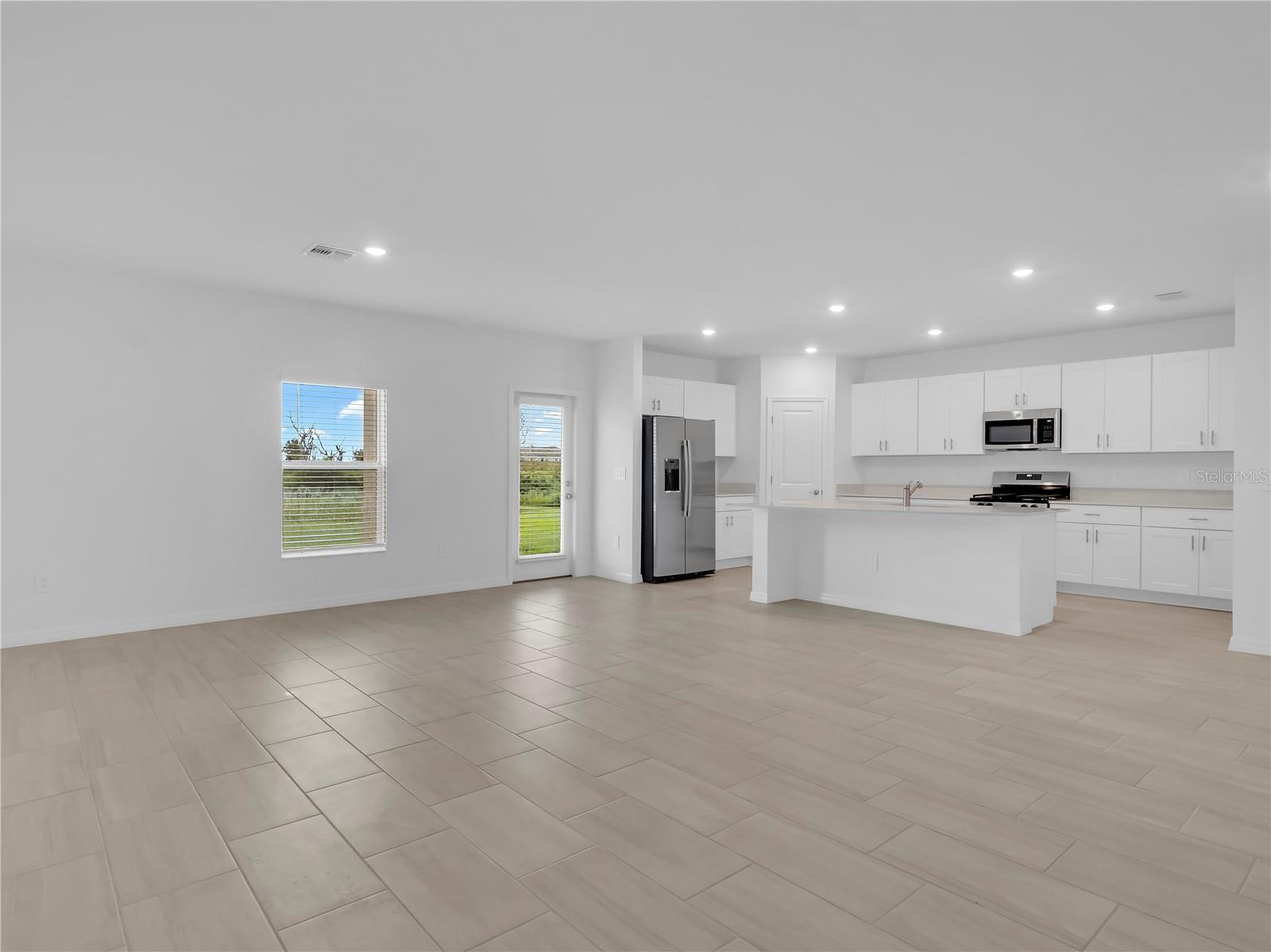 PROSPERITY LAKES - Residential Lease