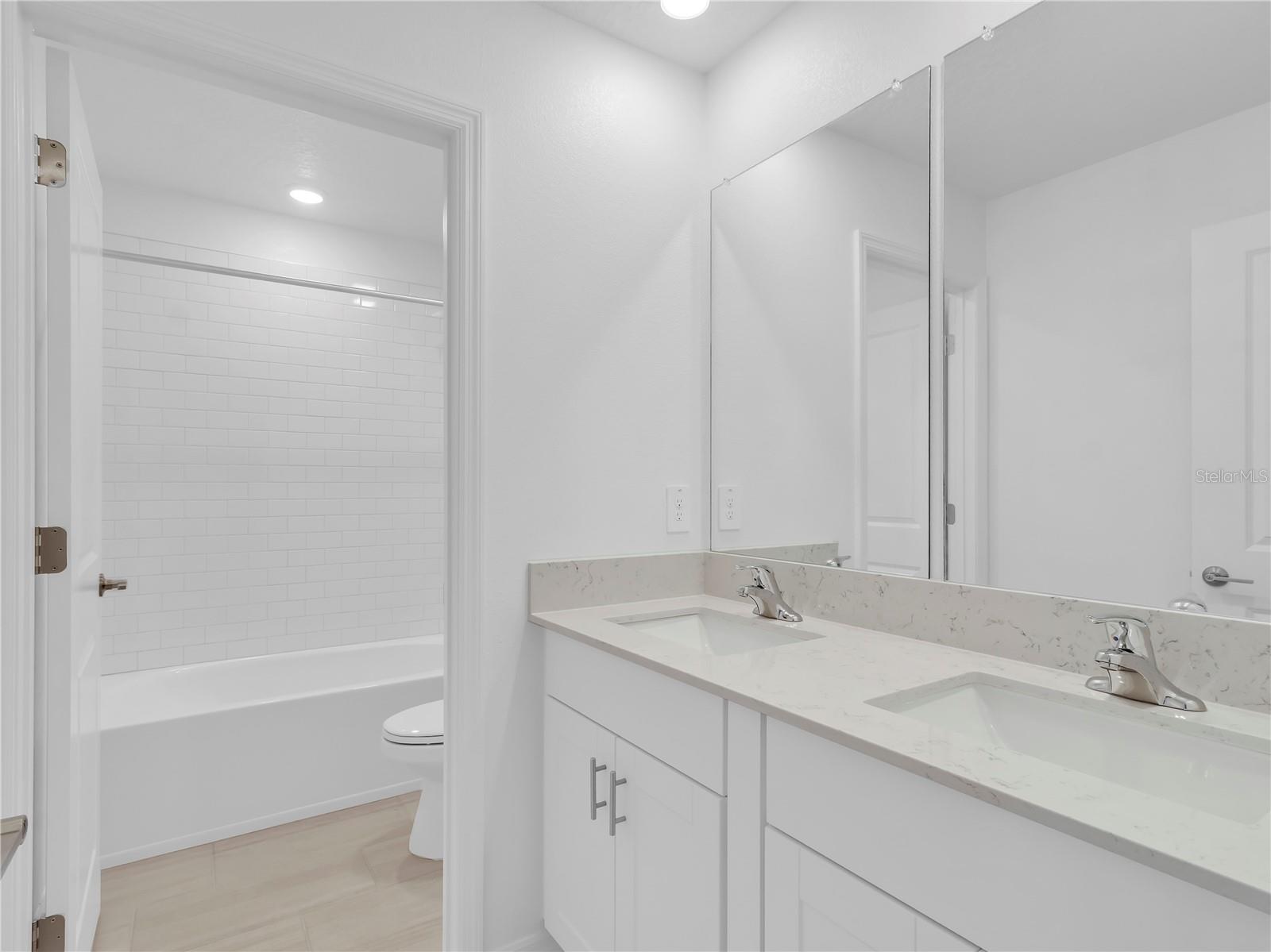 PROSPERITY LAKES - Residential Lease
