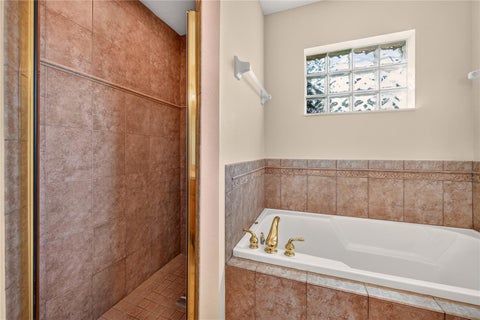 Tiny photo for 90 Golfview Circle, Umatilla, FL 32784 (MLS # G5118446)