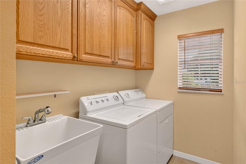 Tiny photo for 90 Golfview Circle, Umatilla, FL 32784 (MLS # G5118446)
