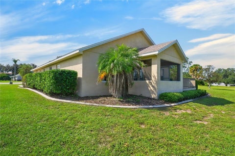 Tiny photo for 90 Golfview Circle, Umatilla, FL 32784 (MLS # G5118446)