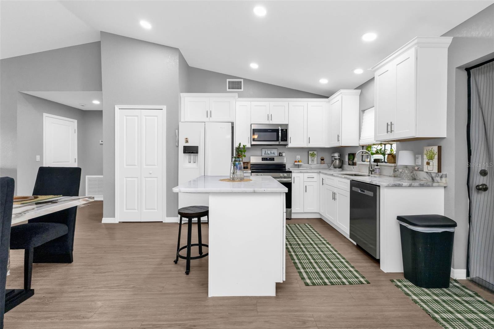 SUNNYBREEZE HARBOR SEC 01 - Residential