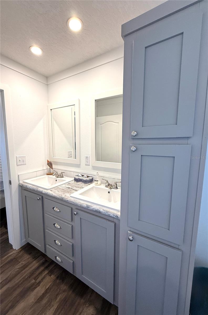 TRI-PAR ESTATES - Residential