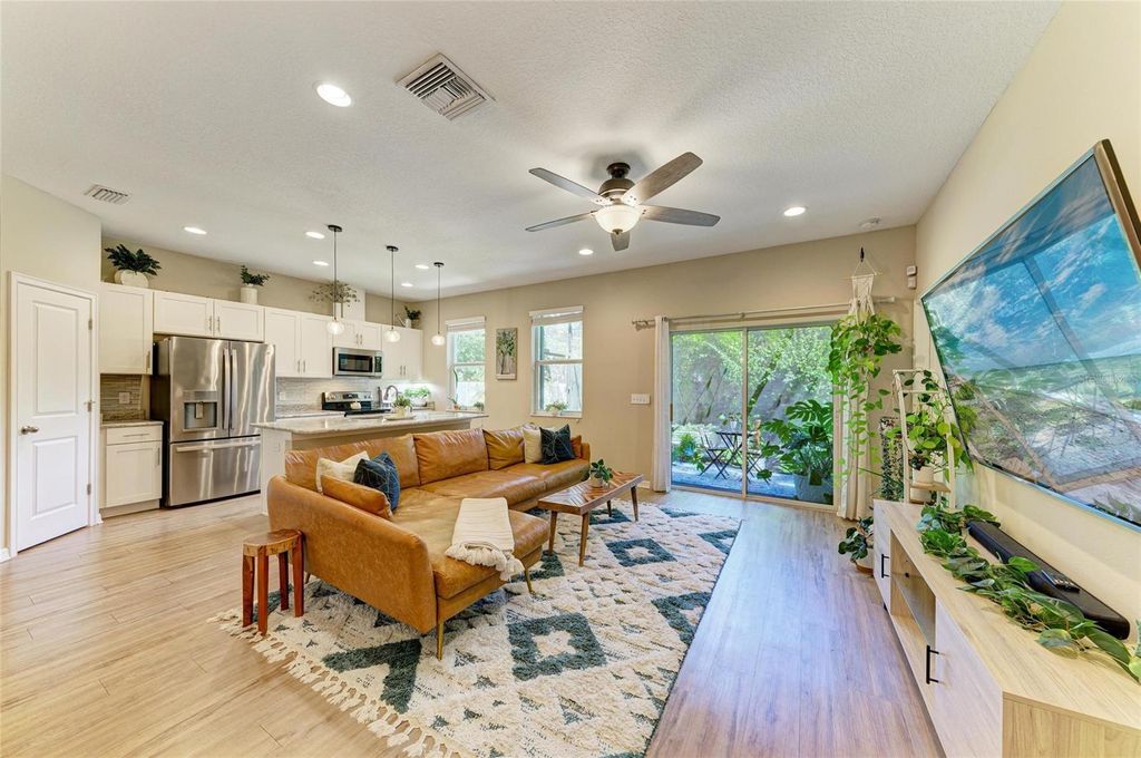 Photo of 2304 E 22nd Avenue, Tampa, FL 33605 (MLS # A4667996)