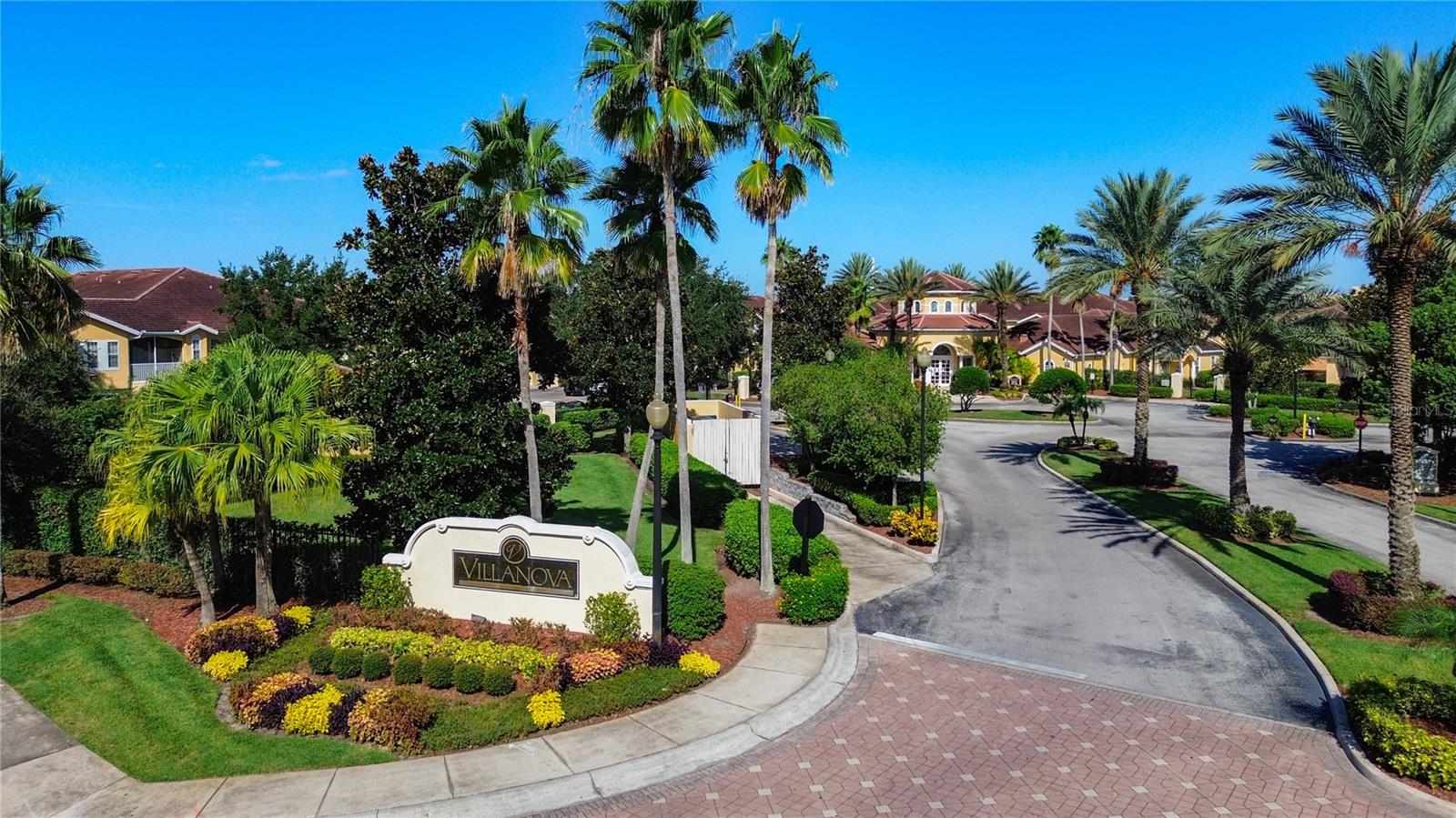 VILLANOVA AT HUNTERS CREEK CONDO - Residential