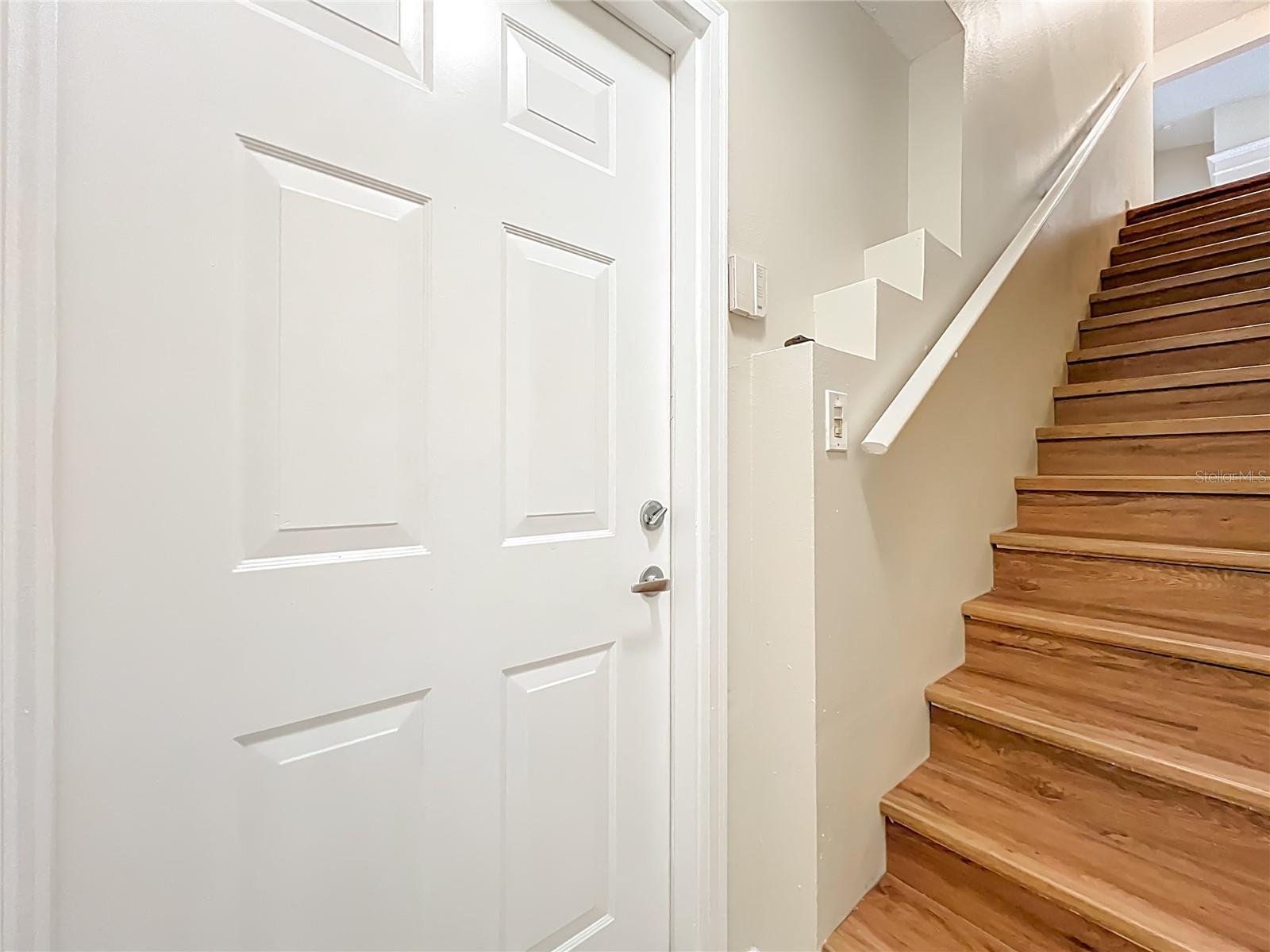 VILLANOVA AT HUNTERS CREEK CONDO - Residential