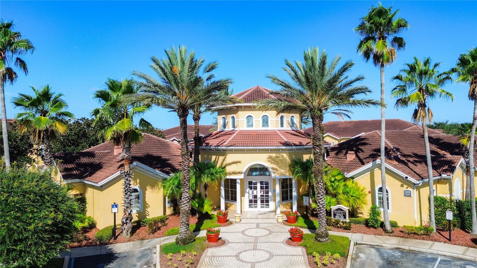 VILLANOVA AT HUNTERS CREEK CONDO - Residential