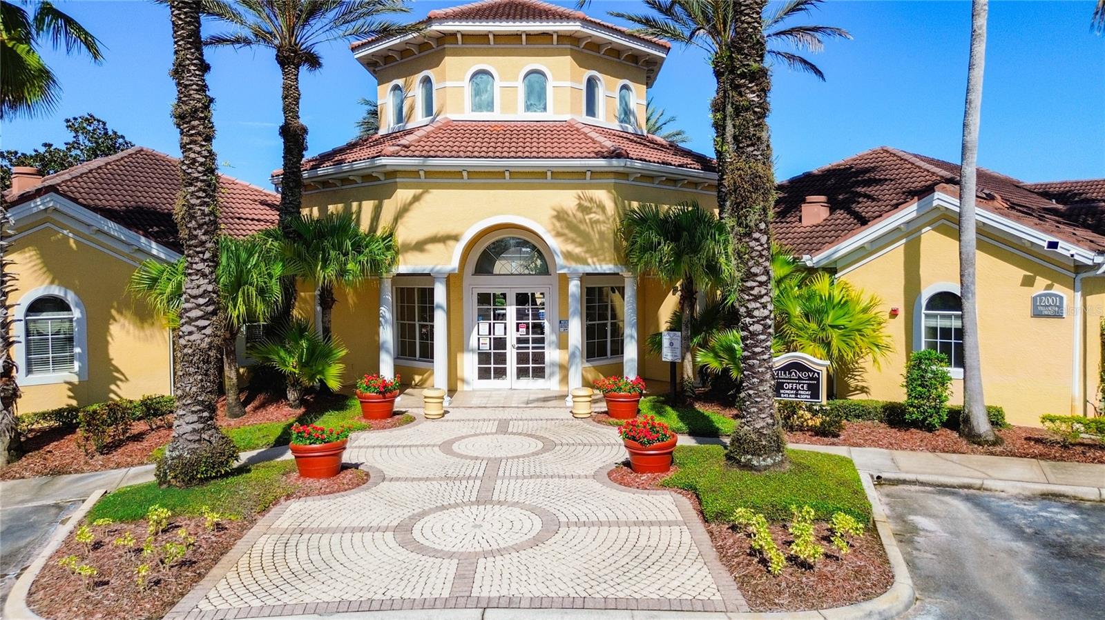 VILLANOVA AT HUNTERS CREEK CONDO - Residential