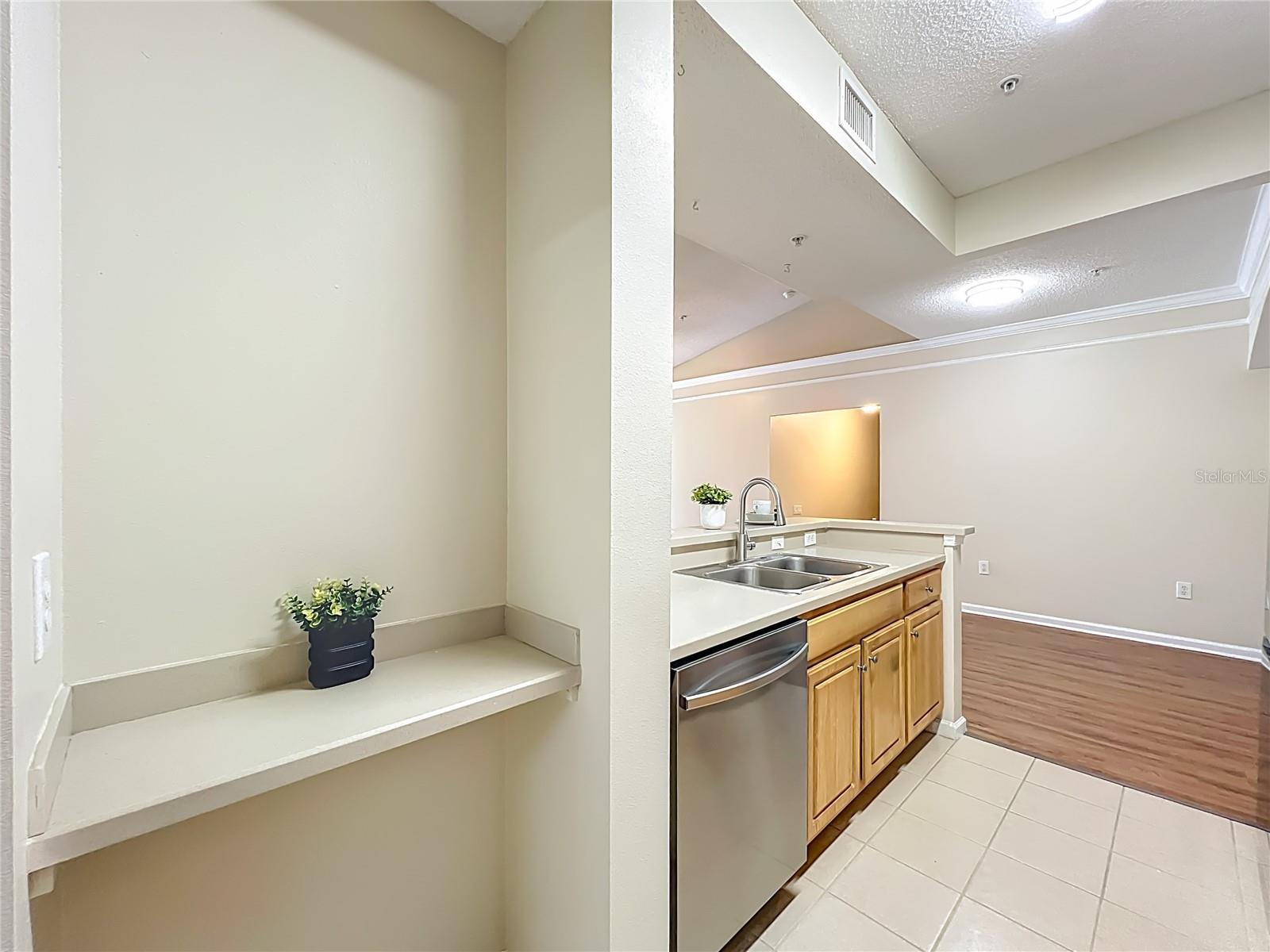 VILLANOVA AT HUNTERS CREEK CONDO - Residential