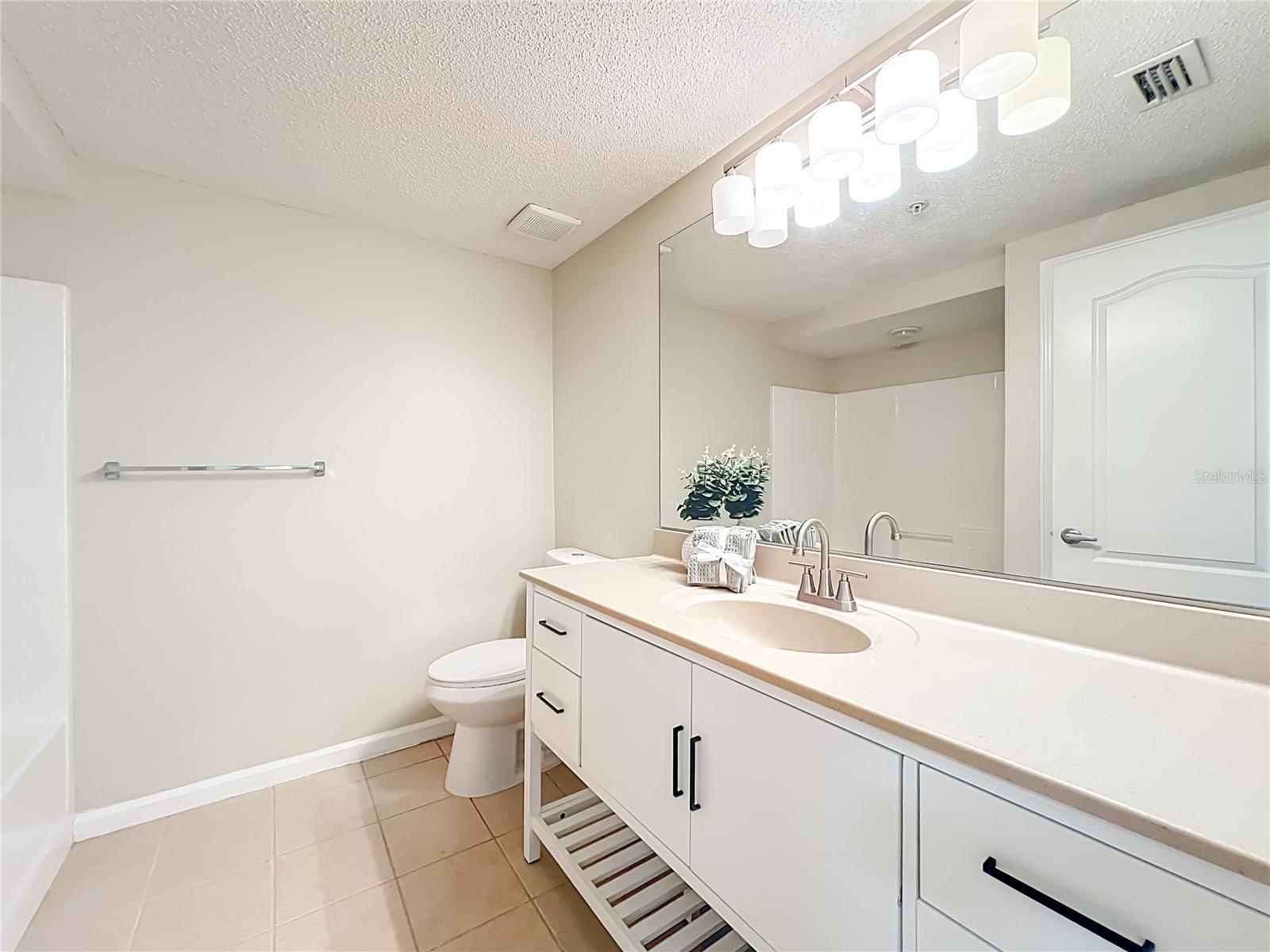 VILLANOVA AT HUNTERS CREEK CONDO - Residential