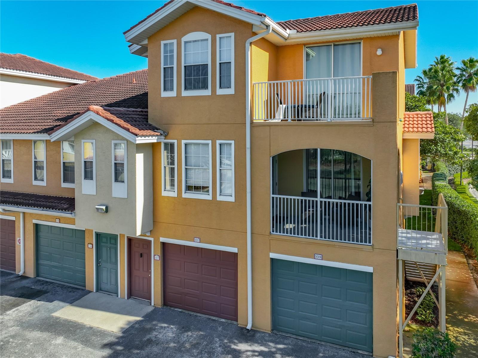 VILLANOVA AT HUNTERS CREEK CONDO - Residential