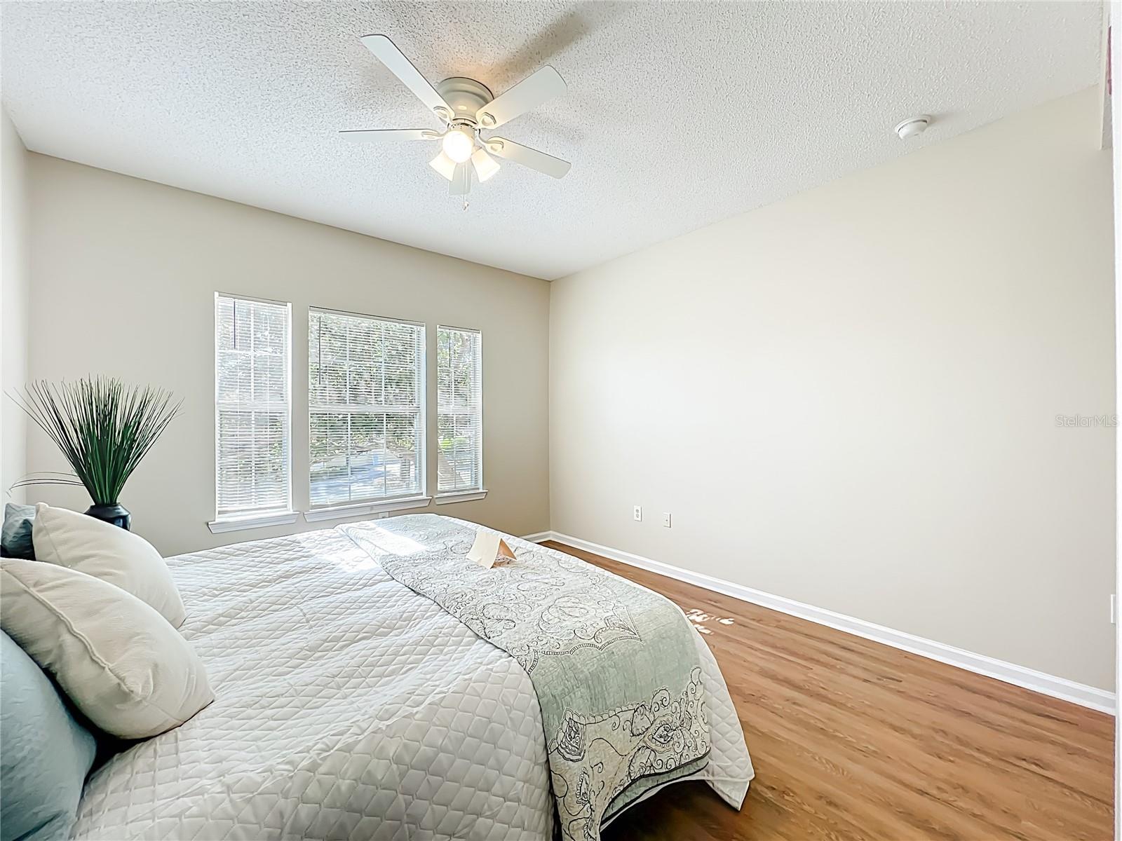 VILLANOVA AT HUNTERS CREEK CONDO - Residential