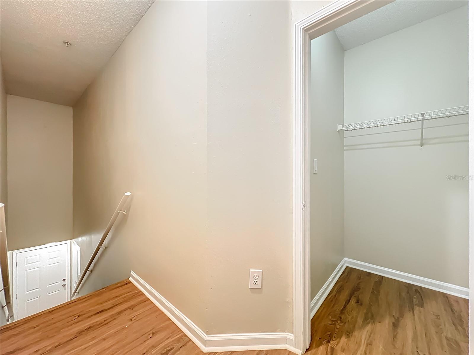 VILLANOVA AT HUNTERS CREEK CONDO - Residential