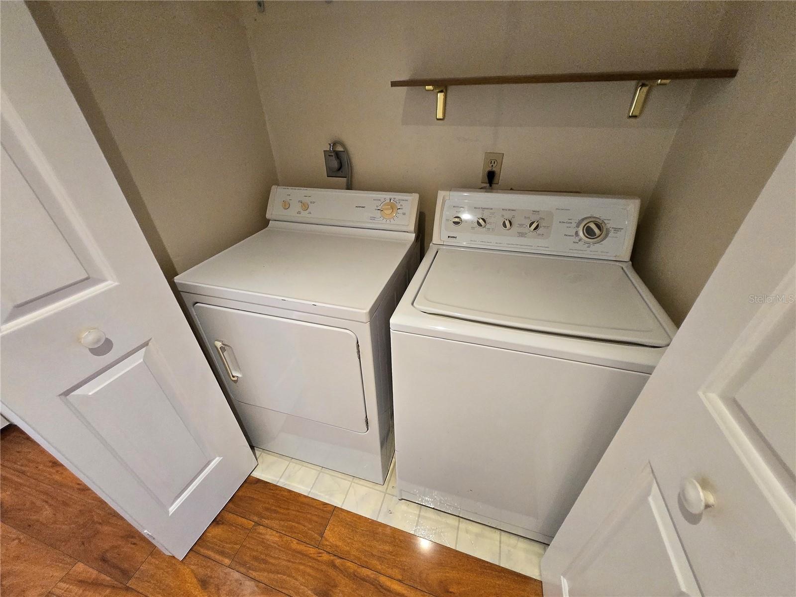 NORTHRIDGE - Residential Lease