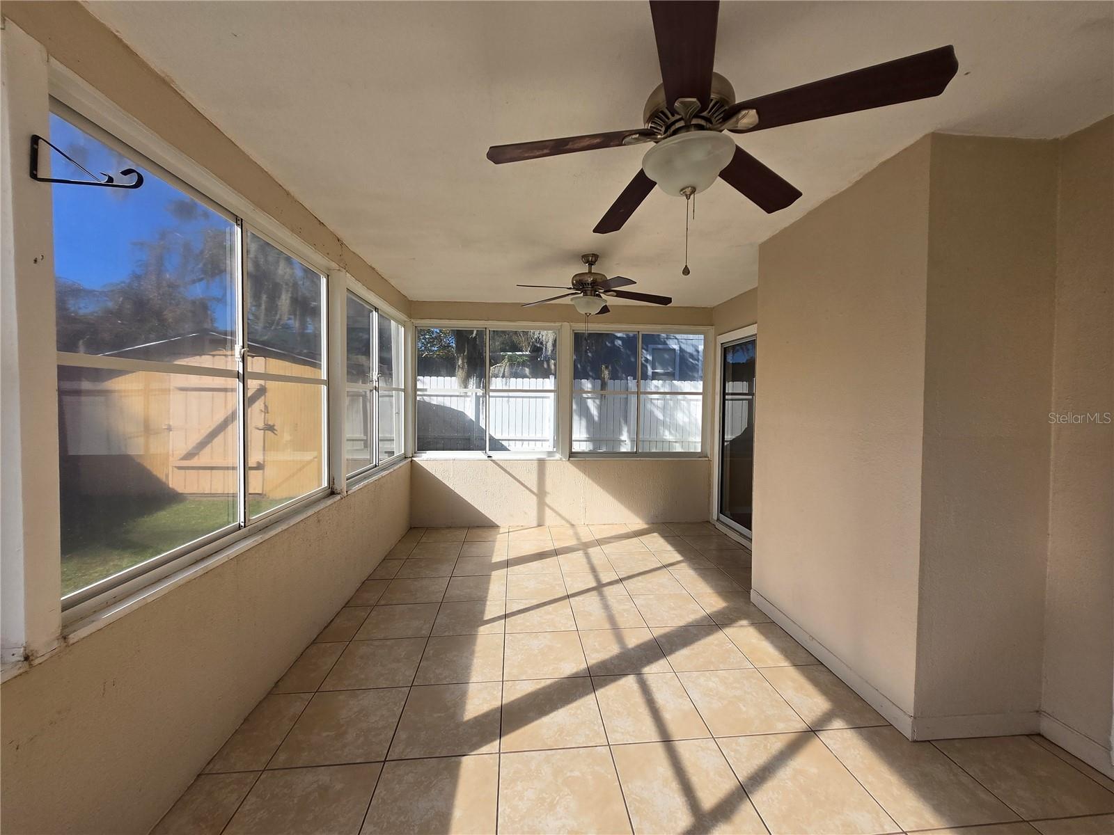 NORTHRIDGE - Residential Lease