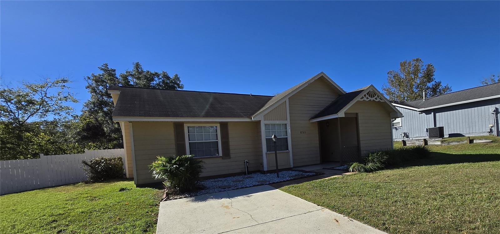 NORTHRIDGE - Residential Lease