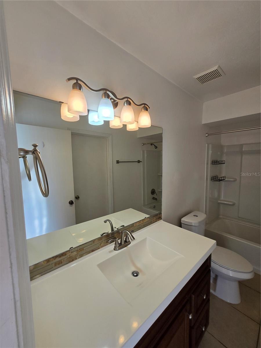 NORTHRIDGE - Residential Lease