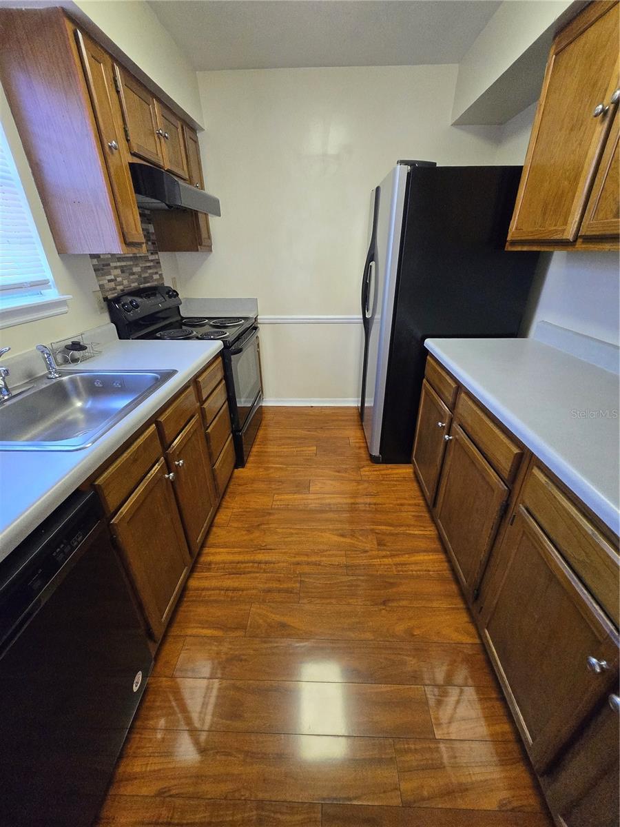 NORTHRIDGE - Residential Lease