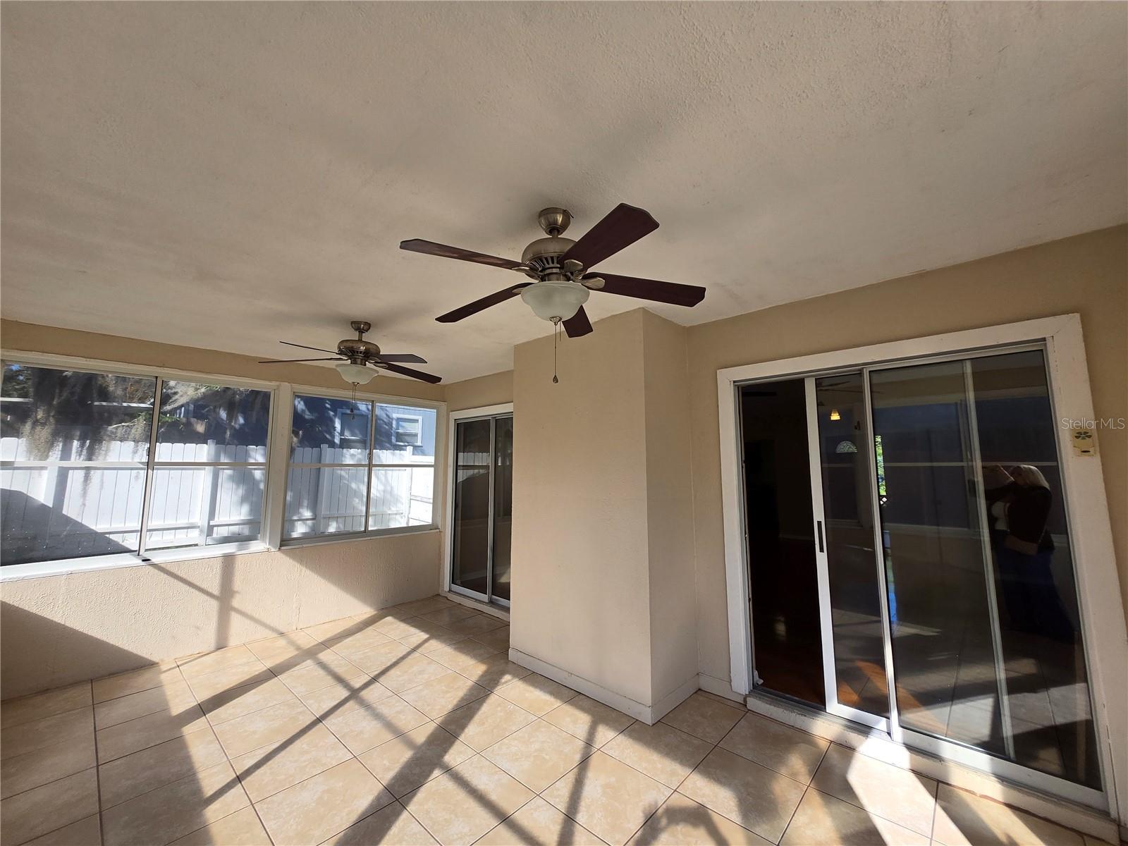 NORTHRIDGE - Residential Lease