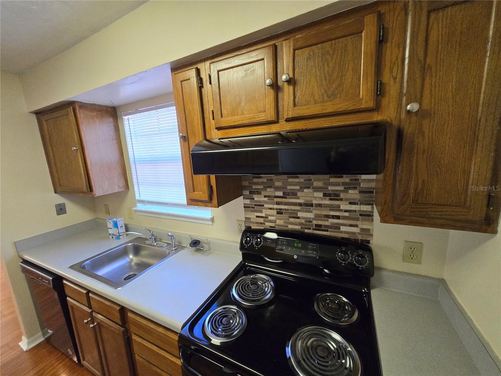 NORTHRIDGE - Residential Lease