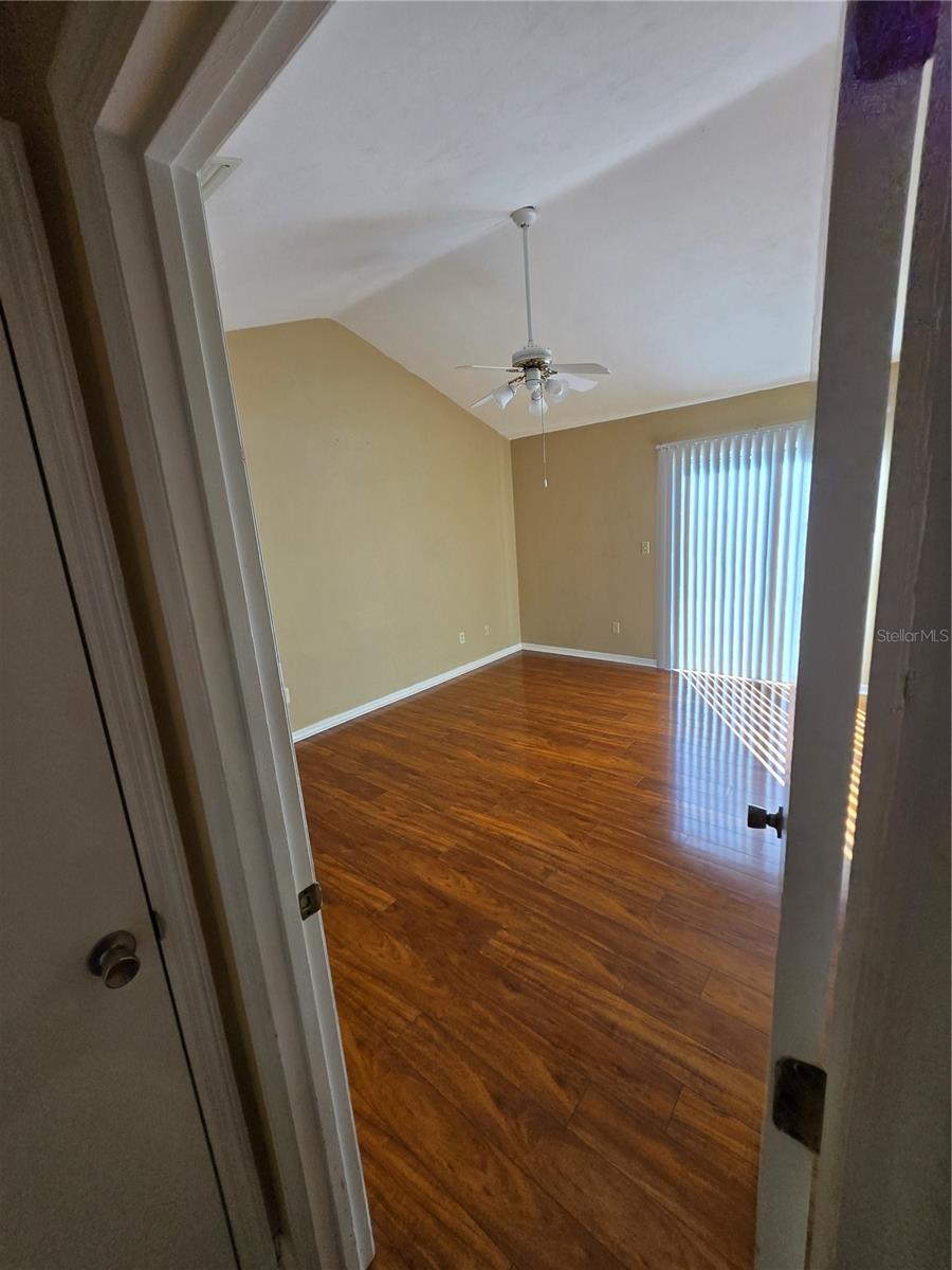 NORTHRIDGE - Residential Lease