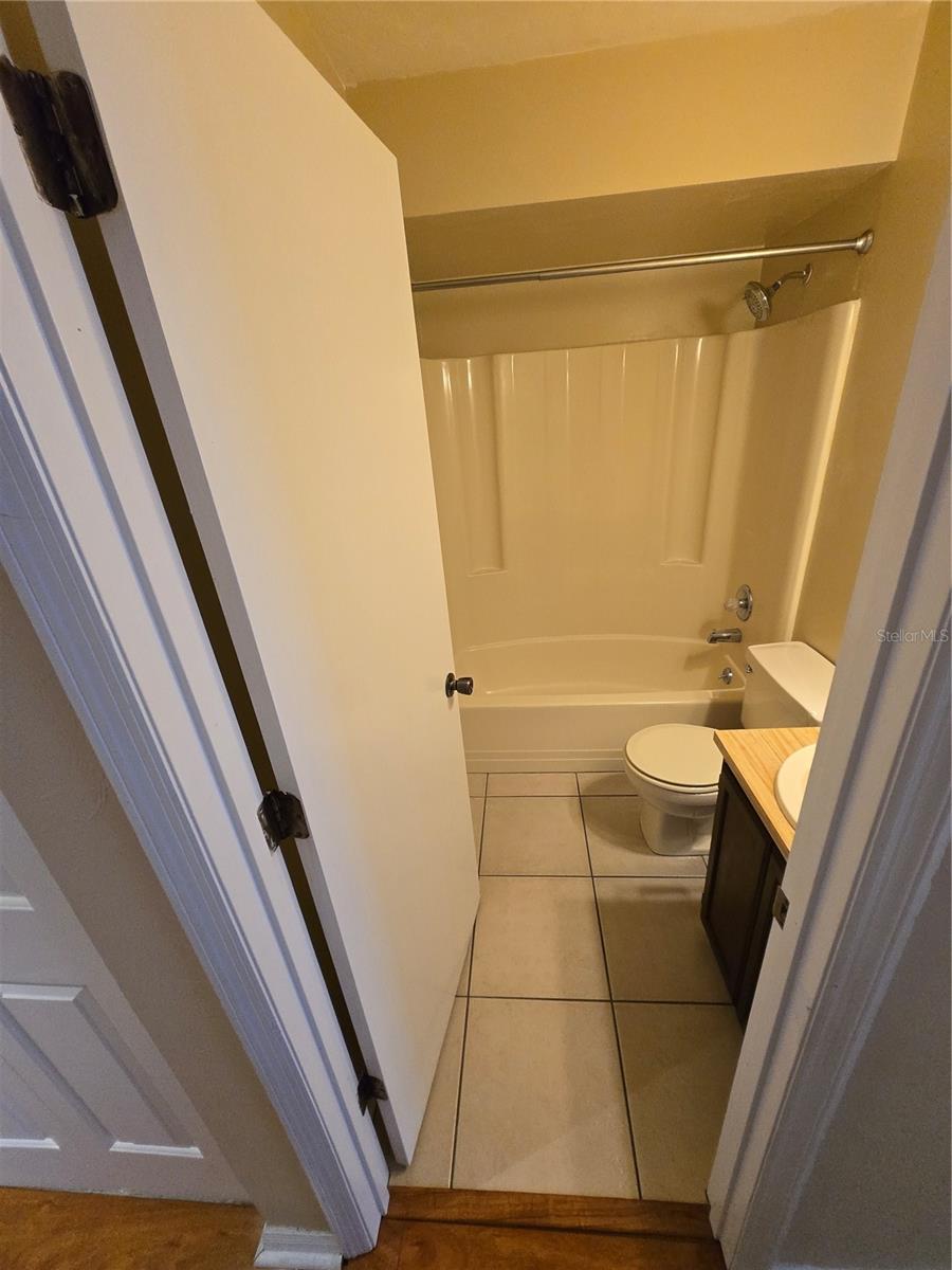 NORTHRIDGE - Residential Lease