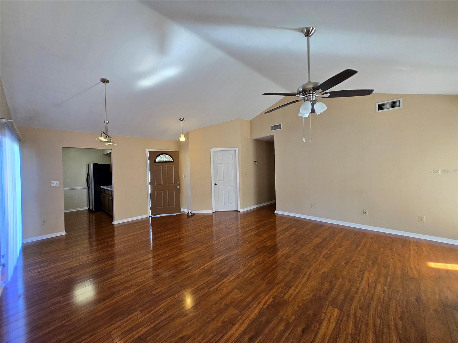 NORTHRIDGE - Residential Lease