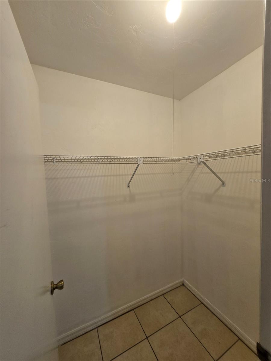 NORTHRIDGE - Residential Lease
