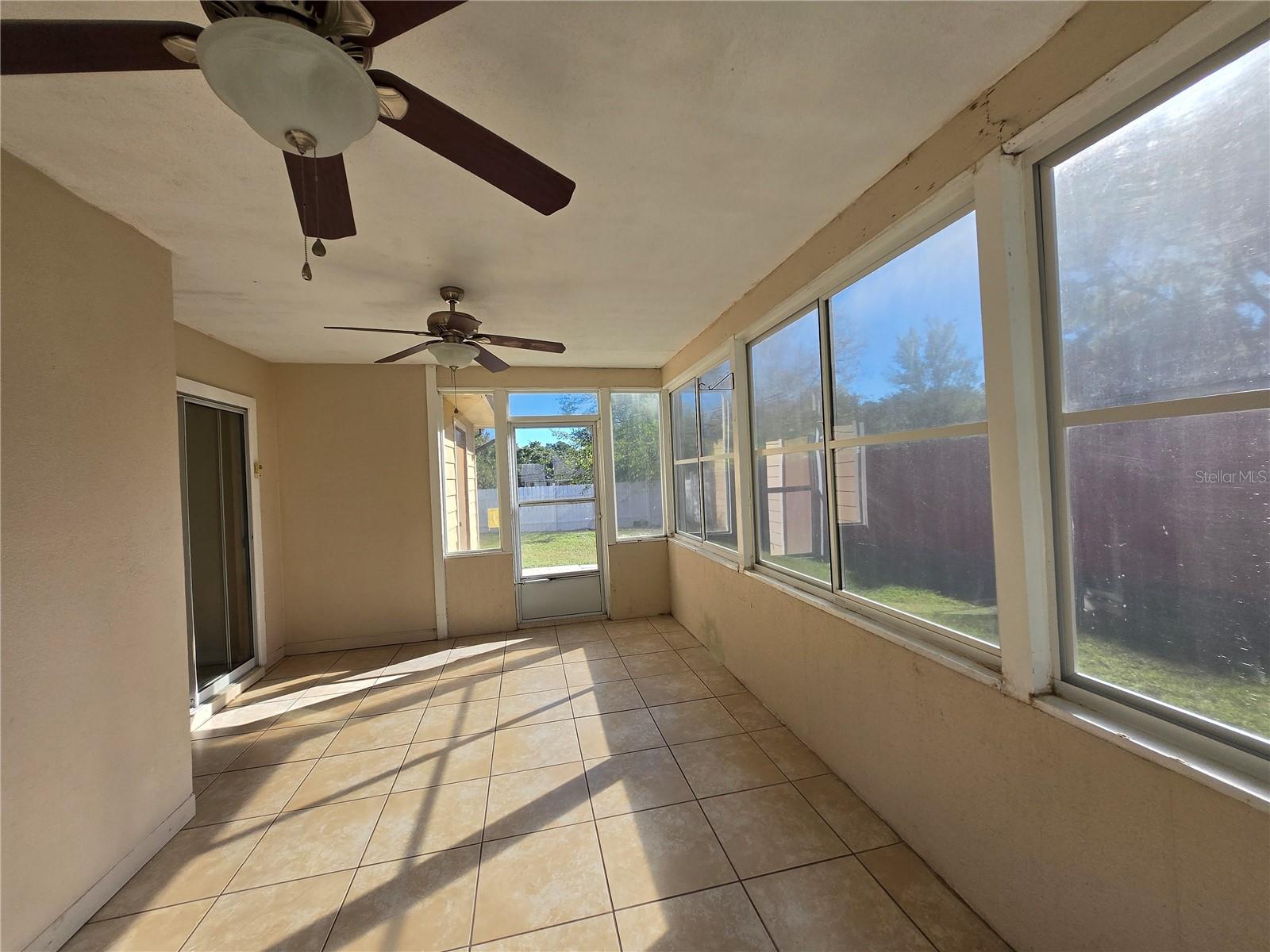 NORTHRIDGE - Residential Lease