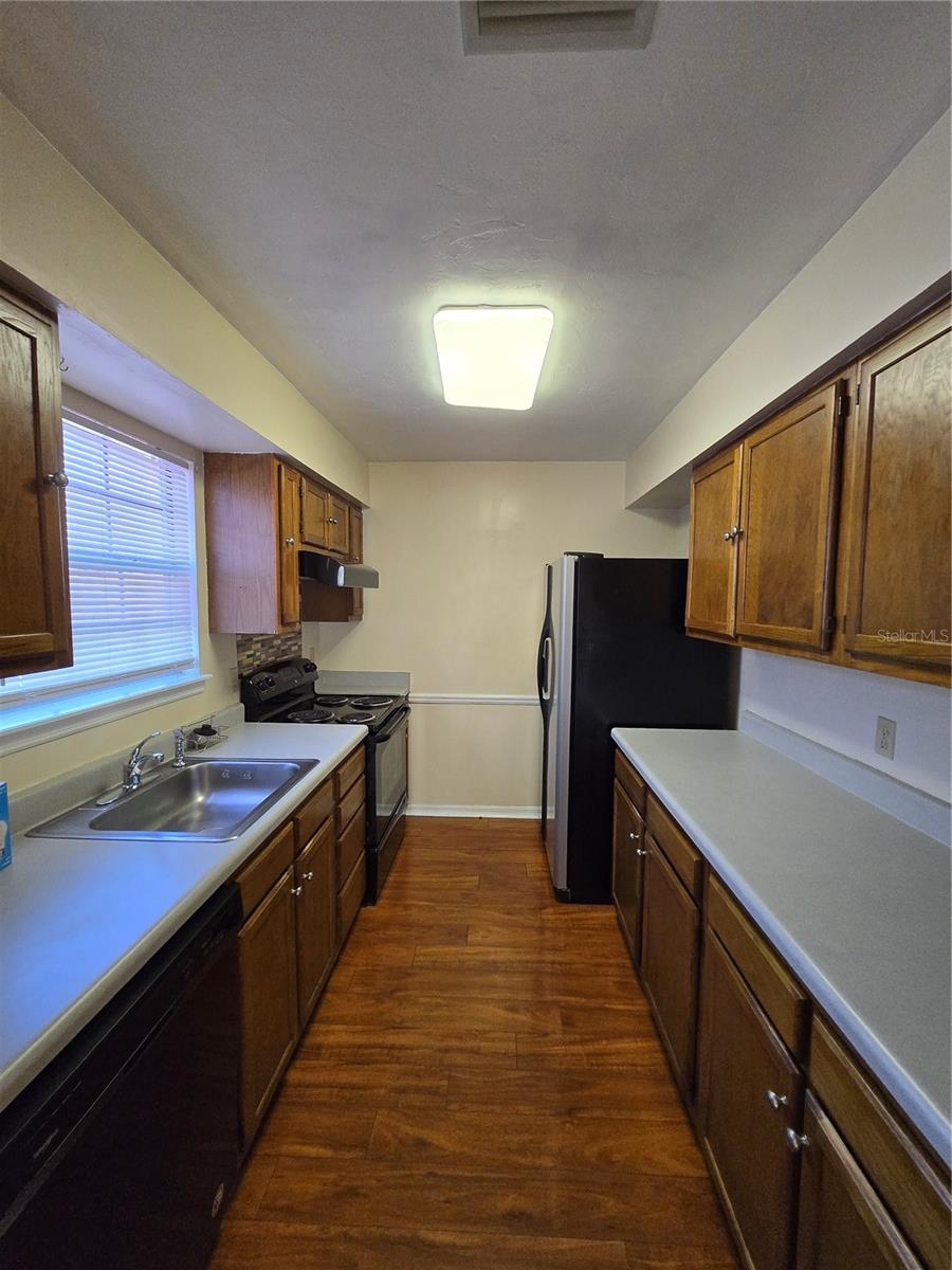 NORTHRIDGE - Residential Lease