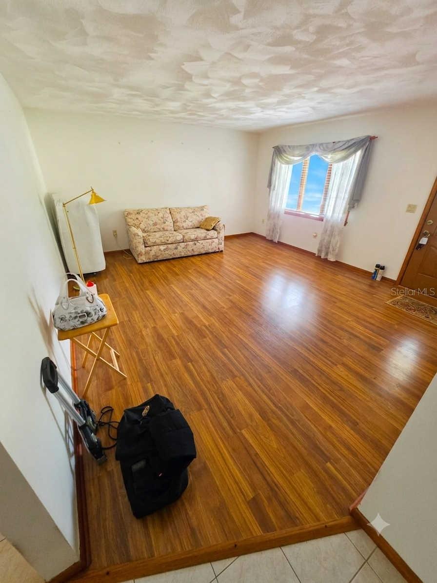 RIDGE MNR WEST - Residential