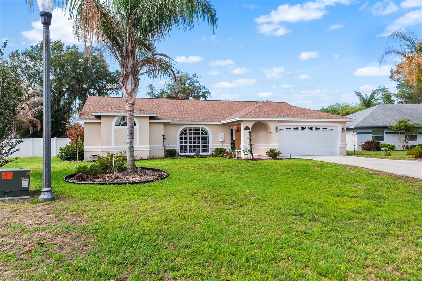 1557 KINSMAN WAY
