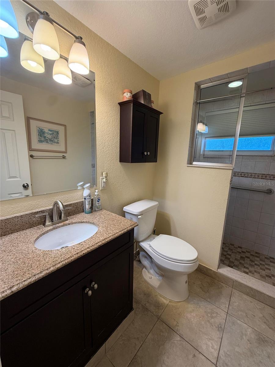 COUNTRY CLUB ESTATES - Residential