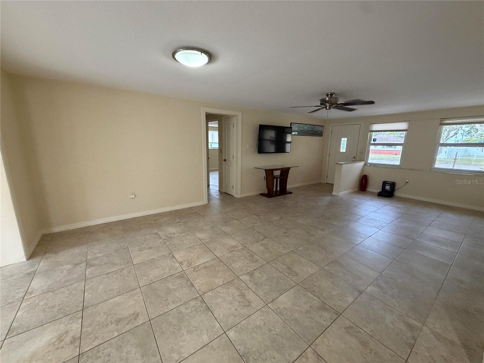 812 GUILD DRIVE