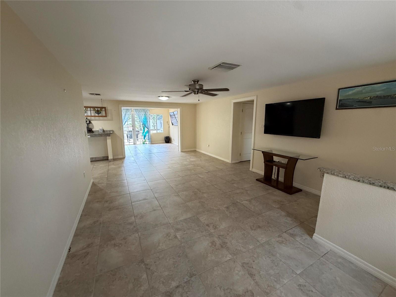 812 GUILD DRIVE