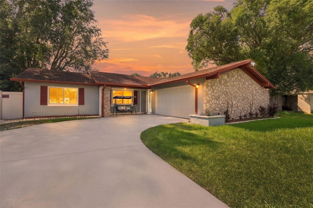 Photo of 3620 Coppertree Circle, Brandon, FL 33511 (MLS # TB8559268)